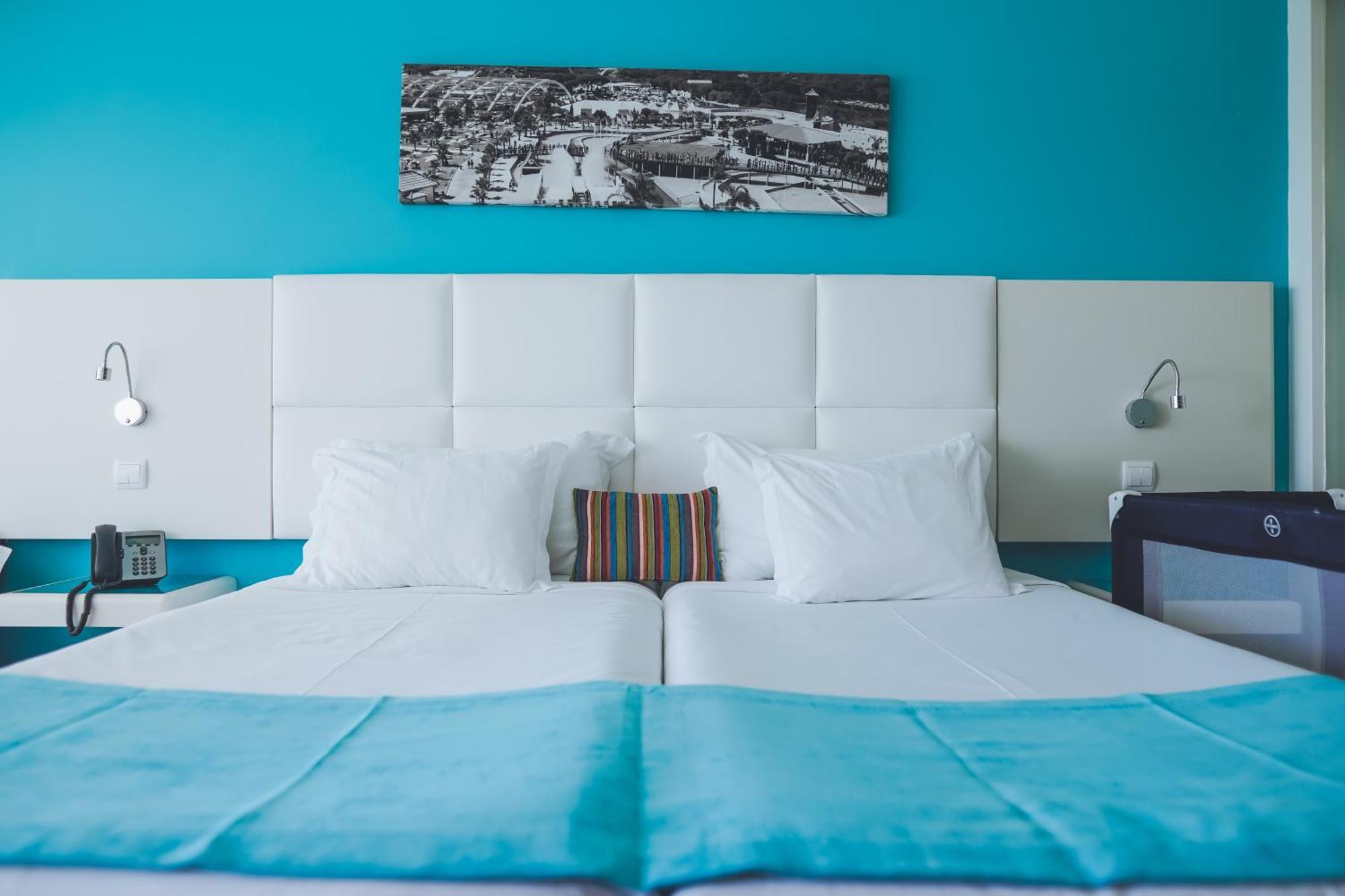 Aquashow Park Hotel Quarteira Phòng bức ảnh